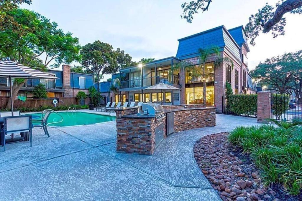 Huge One Bedroom With 2 Queen Size Beds Houston Exterior foto